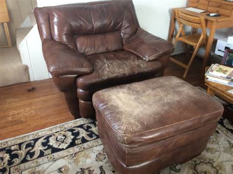 Craigslist leather chair - Craigslist New York is a great resource for finding deals on everything from furniture to cars. With so many listings, it can be difficult to find the best deals. Here are some tip...